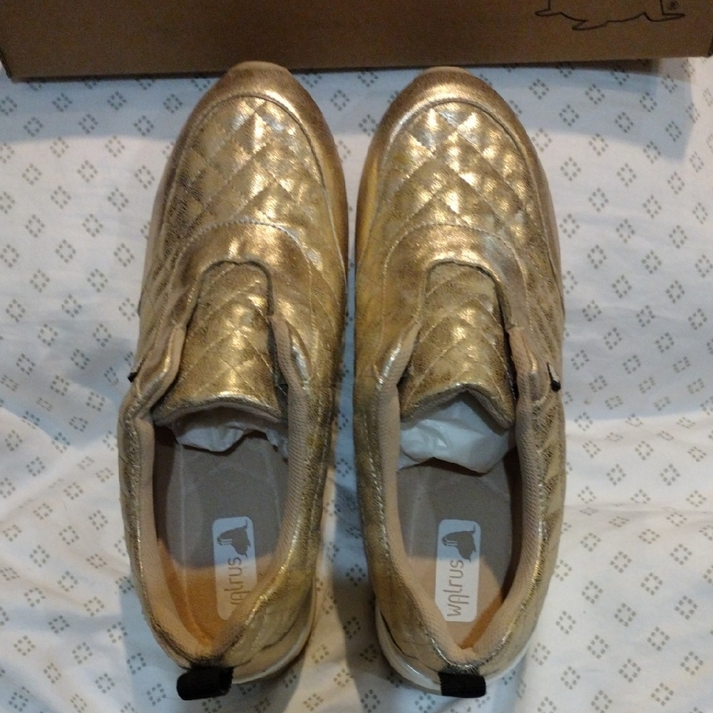New Never Worn - Gold and Cream Quilted Low-Top Sneakers